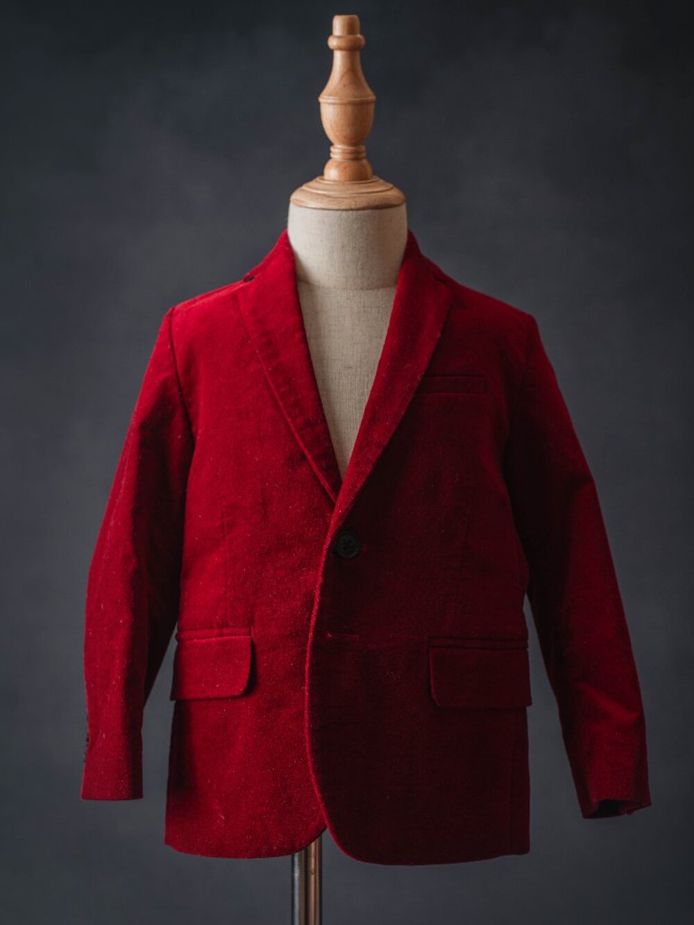 H&M boys red velvet blazer, size 3/4
